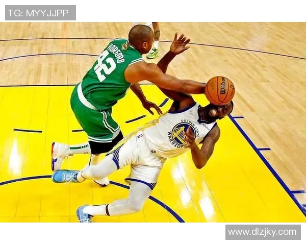 快船与凯尔特人激战正酣NBA赛场精彩对决引发球迷热议